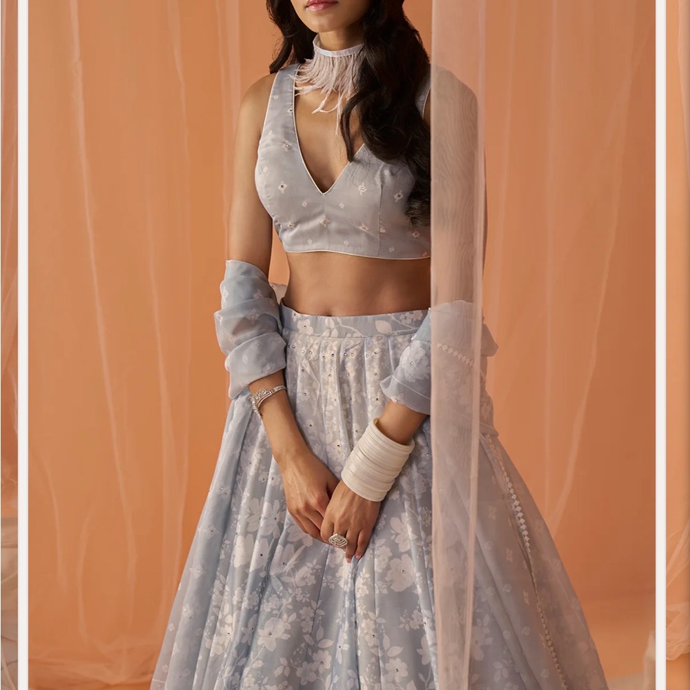 Lashkaraa Light Grey White Floral Printed Lehenga